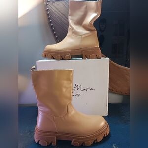 Rosso Mora leather boots